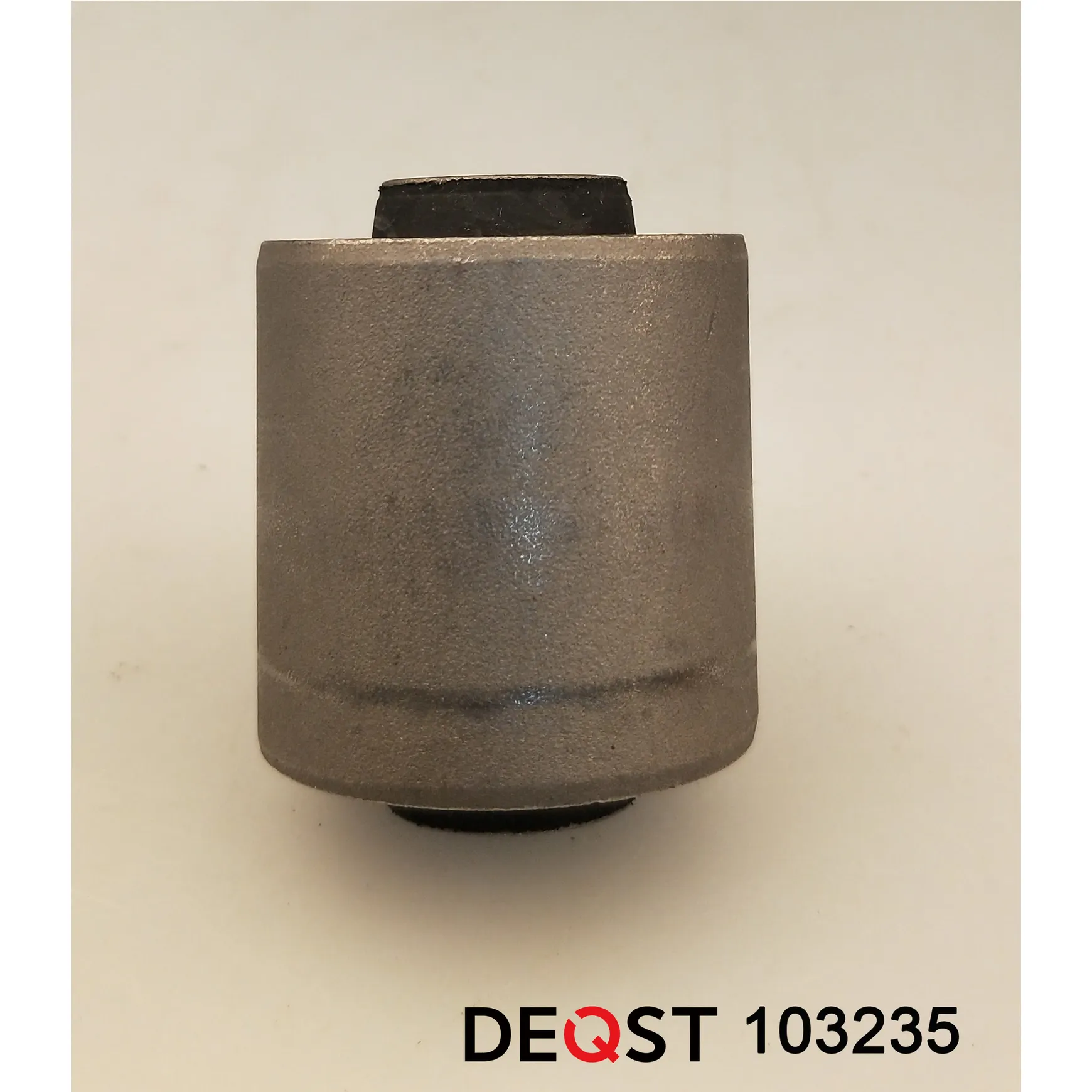 Сайлентблок поперечного рычага задней подвески MITSUBISHI LANCER 00-09 DEQST 103235