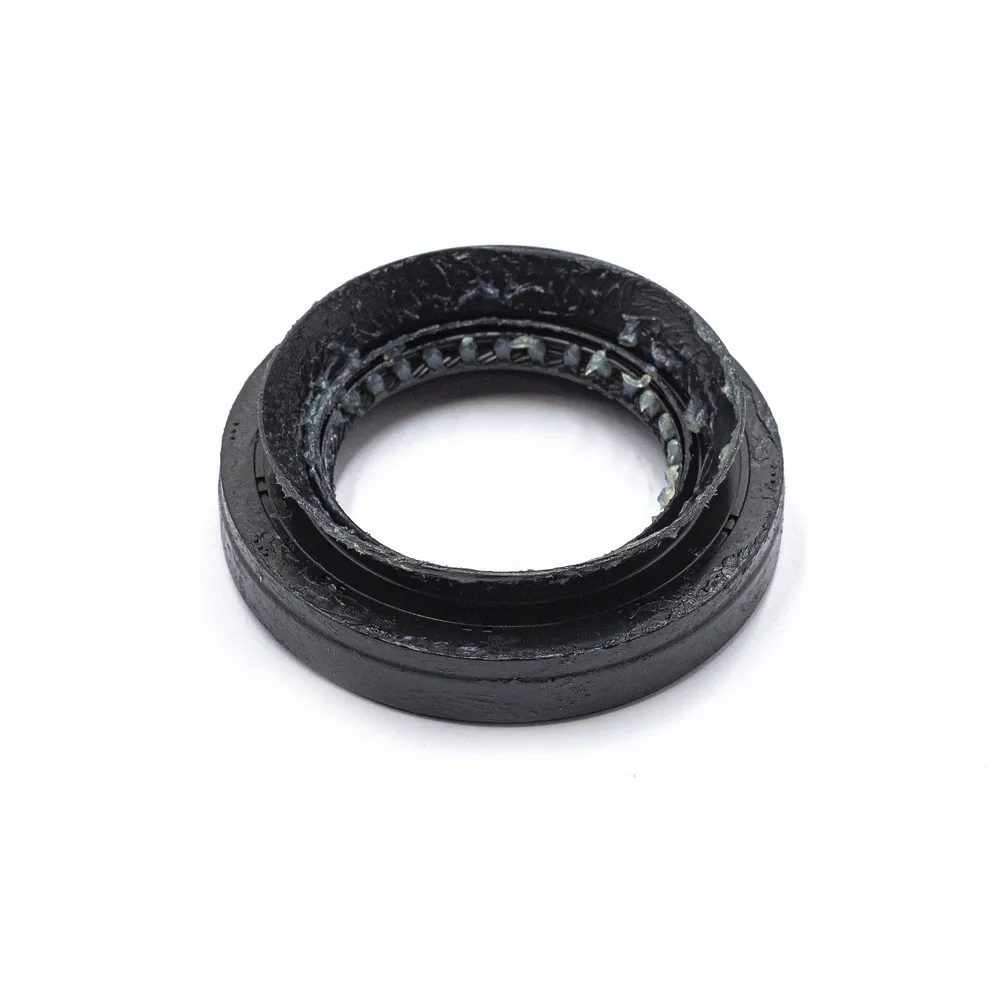 Сальник привода левый TOYOTA 90311-50044