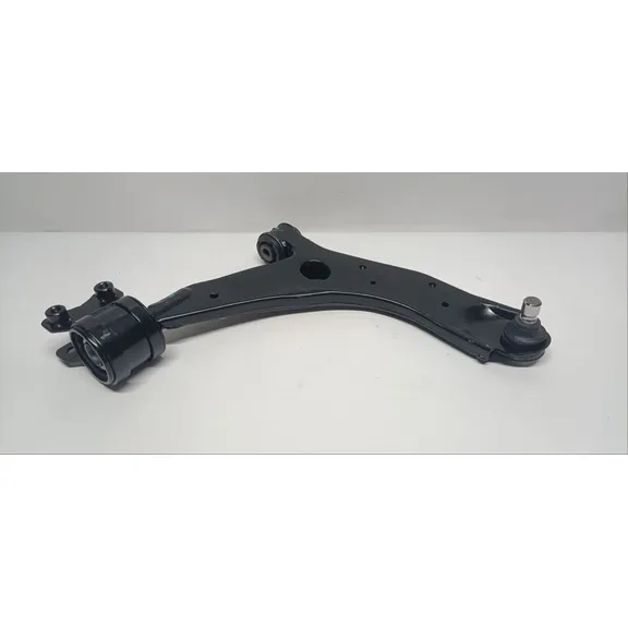 Рычаг подвески передний нижний R, Уценка MAZDA 3(BK) 1.4-2.3T 03-09 / 5 1.8-2.0D 05> LYNXauto C5171R-N0 Уценка