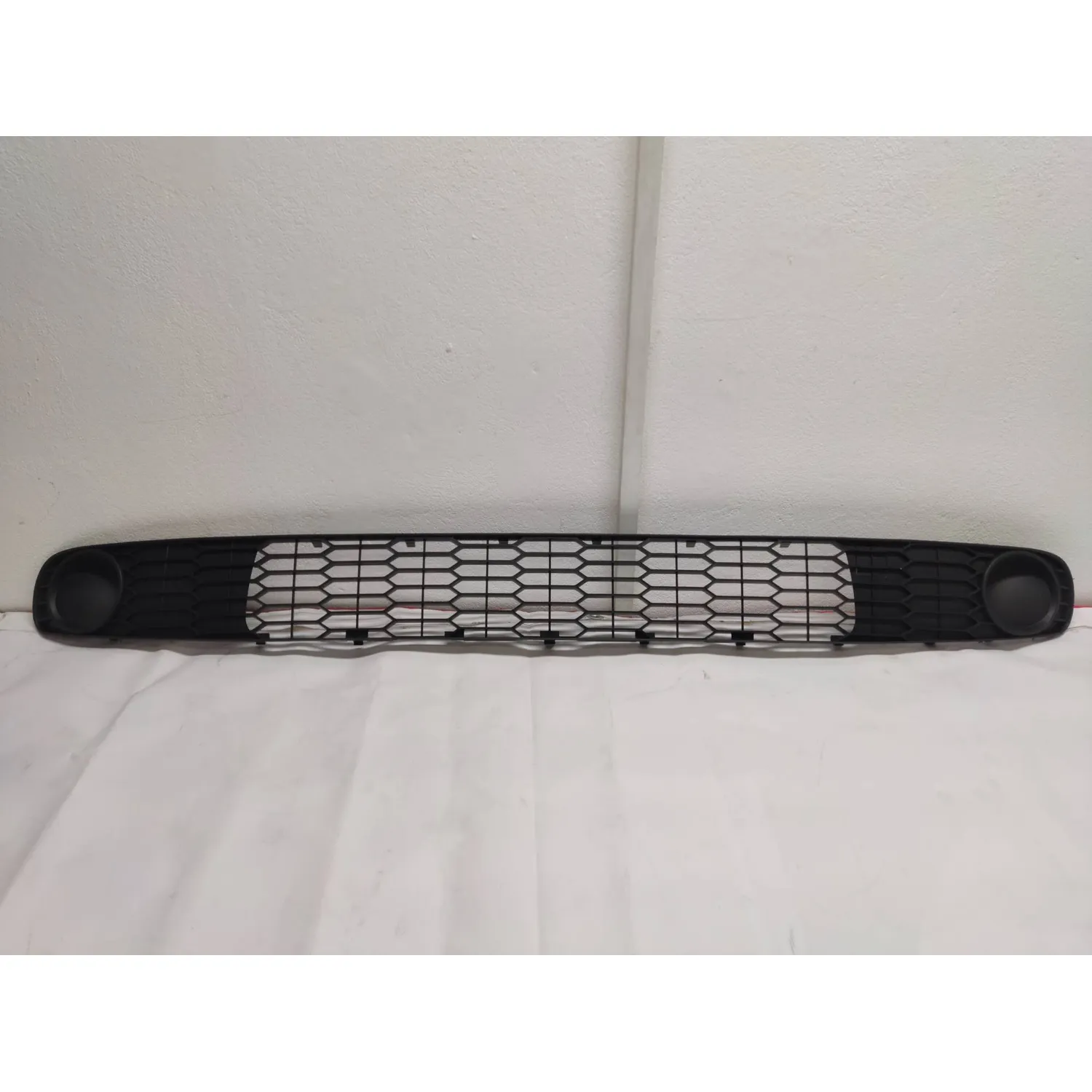 РЕШЕТКА БАМПЕРА RENAULT Clio Symbol 09-, Уценка EUROBUMP REN07CL046-N0 Уценка
