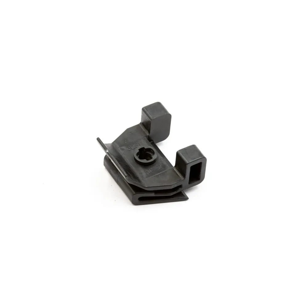 Кронштейн подкрылка TOYOTA 53879-30040
