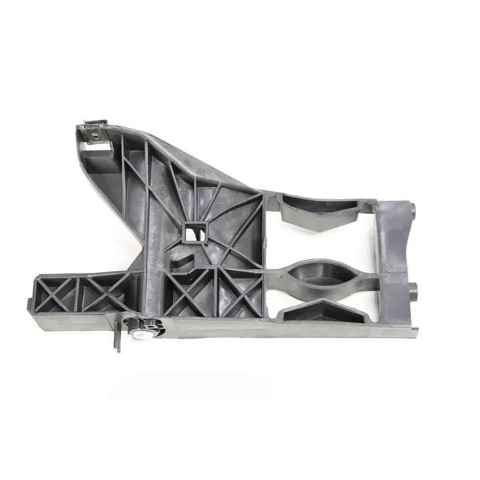 Кронштейн крепления бампера под фару Прав. Audi A6 2011-2014 DoCar 4G0805608A-DCR