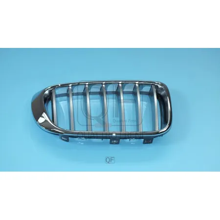 Решетка радиатора RH QUATTRO FRENI QF20G00036