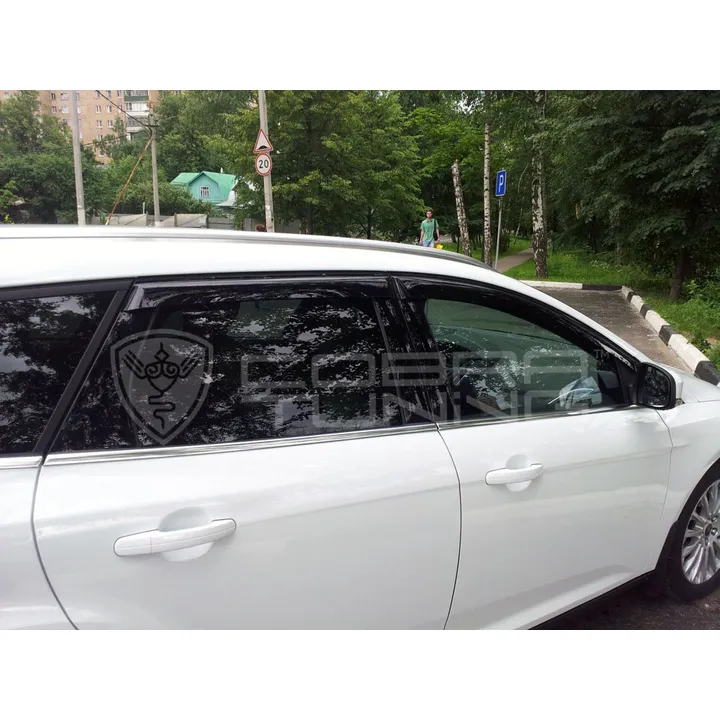 Дефлектора окон Ford Focus III Wagon 2010 деф.окон Cobra tuning F33110