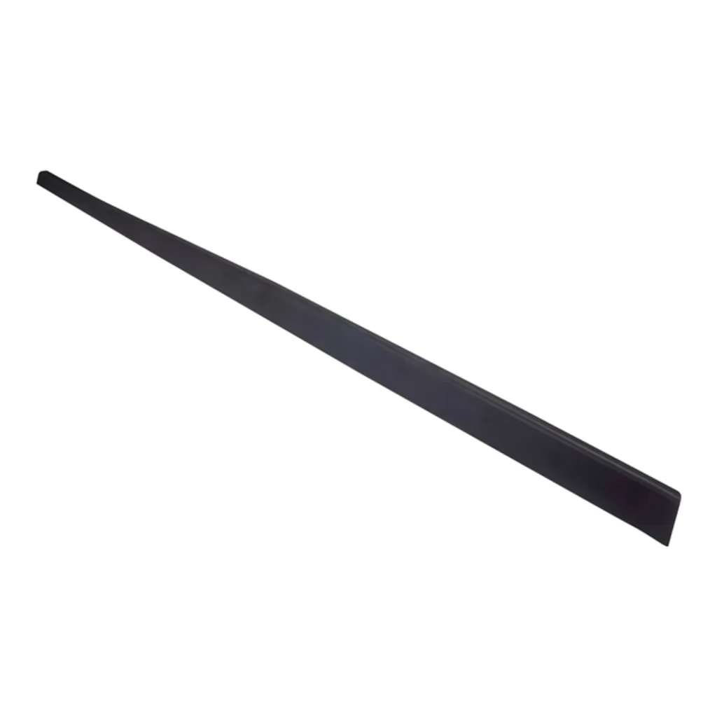 Накладка порога правая черная DUSTER 2010-2015/TERRANO 2014-2020 SAILING RNL5793301R