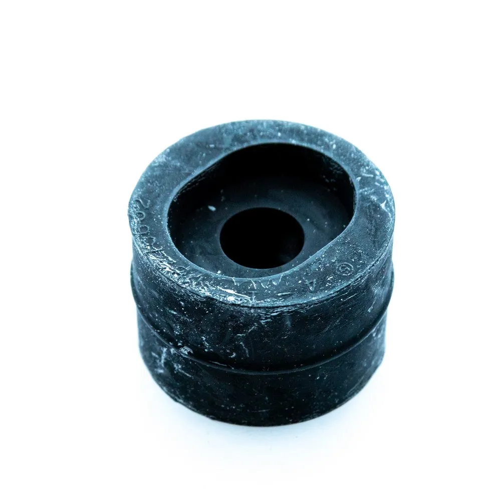 Подушка кузова L200 1996-2006 / PJS 1998-2007 MITSUBISHI MB275632
