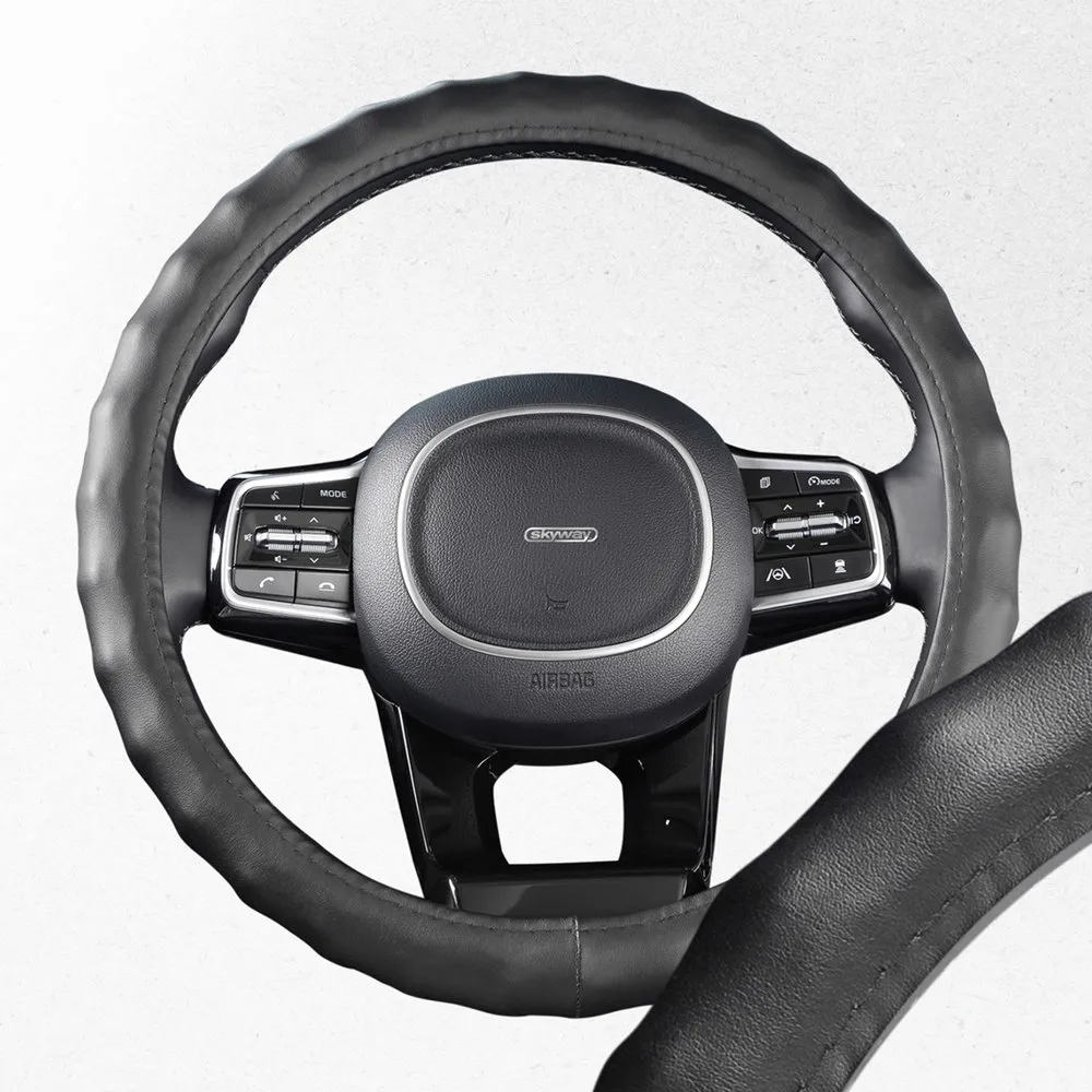 Оплетка на руль Top-8 экокожа, Черная M, SKYWAY S01102410