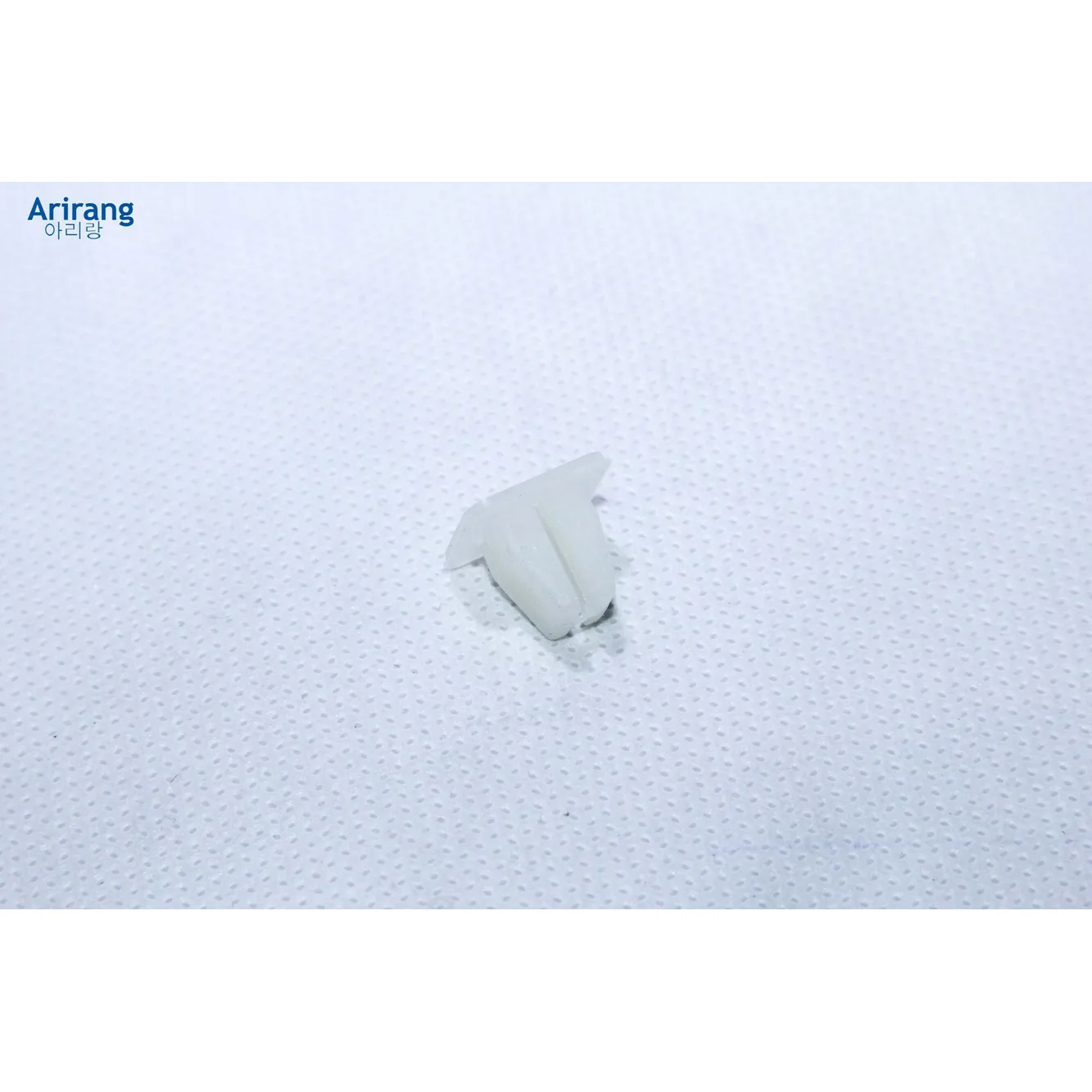 Клипса крепления козырька солнцезащитного