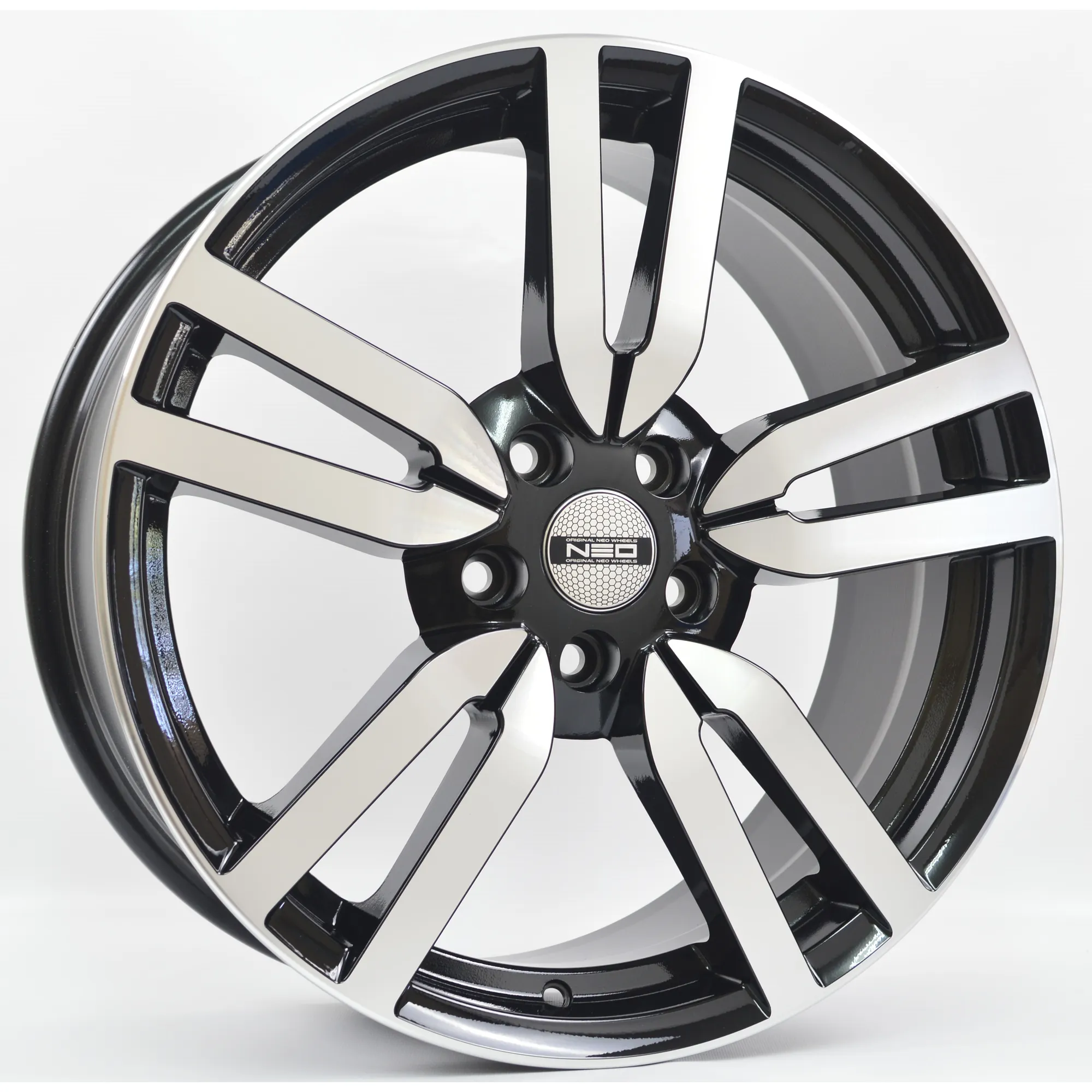 Диск литой R18 8J 5x108/63.4 ET45 NEO 809 BD N8098186345x10845BD