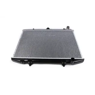 Радиатор системы охлаждения МКПП Nissan Hardbody/Patfinder 2.4 86- STELLOX 10-26915-SX
