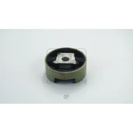 Сайлентблок переднего подрамника нижний QUATTRO FRENI QF30D00133