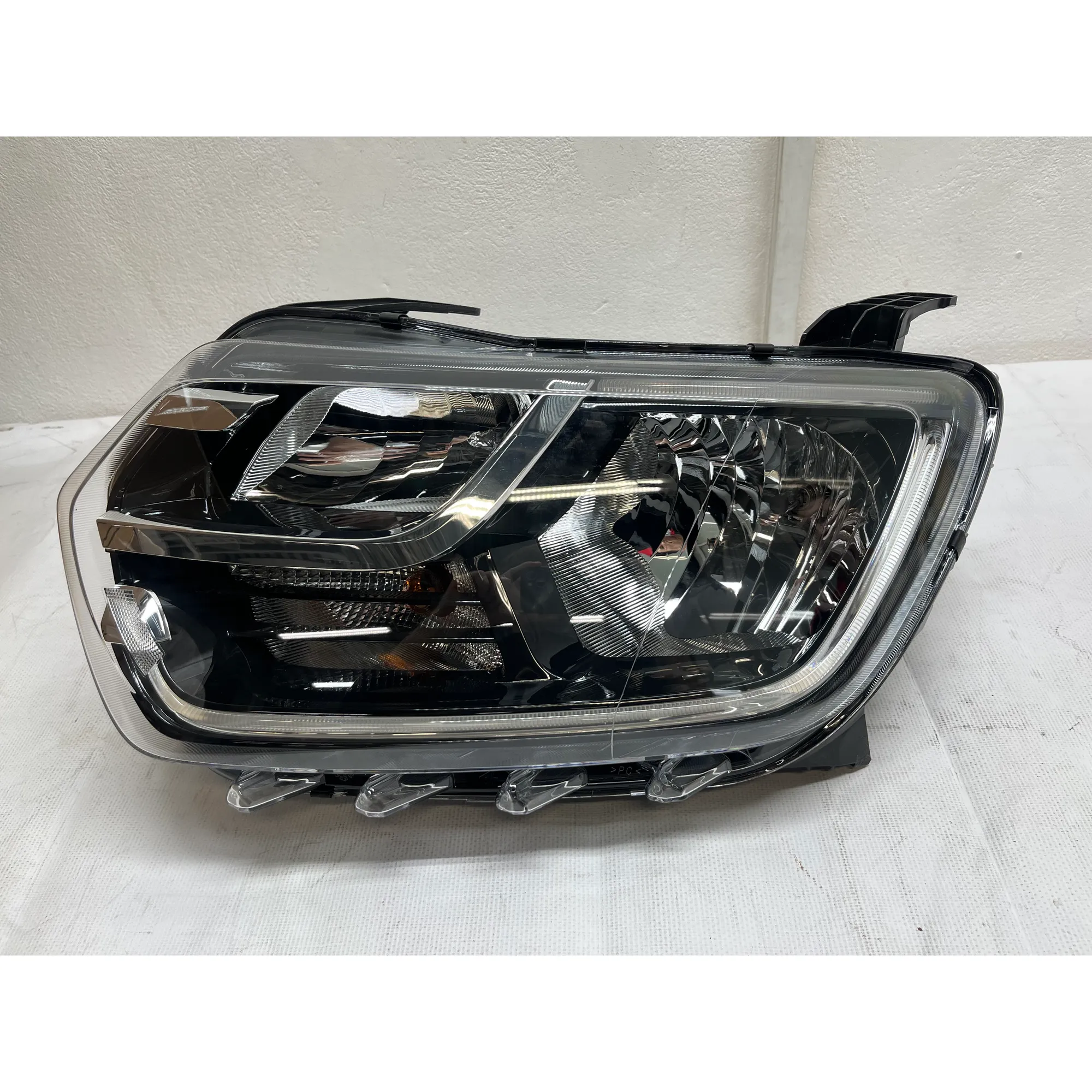 Фара L, Уценка RENAULT 260608473R-N0 Уценка