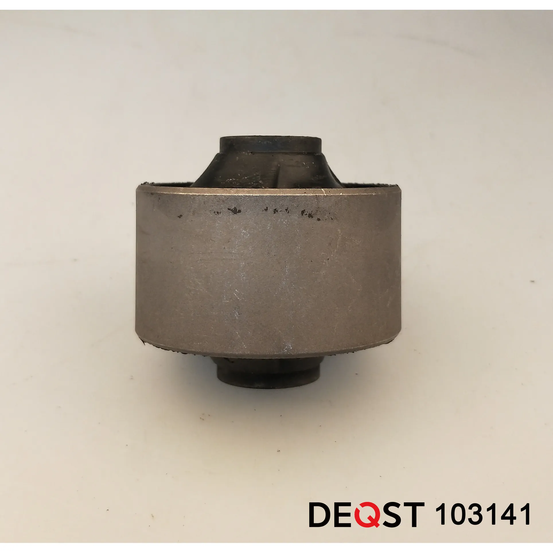 Сайлентблок переднего рычага передней подвески HYUNDAI I40 (VF) DEQST 103141