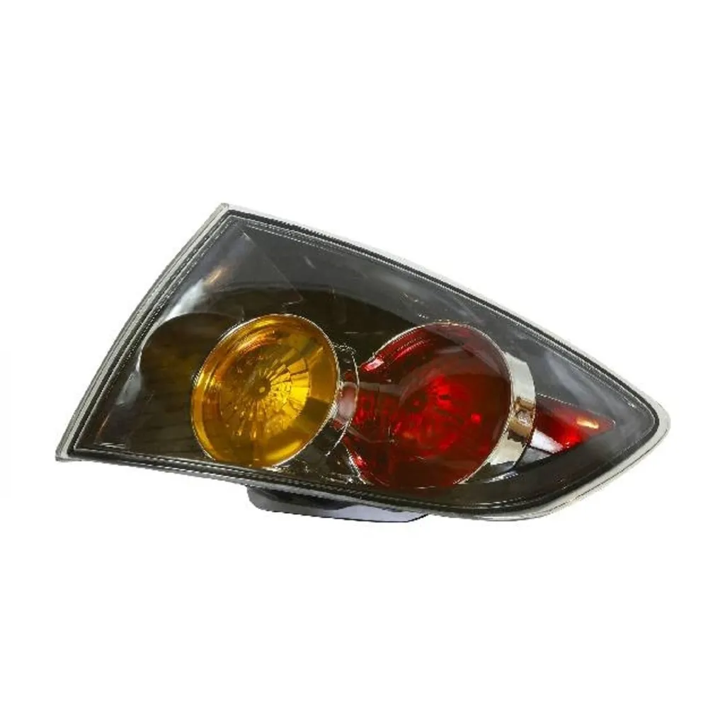Фонарь задний правый внешний черный седан 2.0 MAZDA 3 2003-2006 MAL03100303R