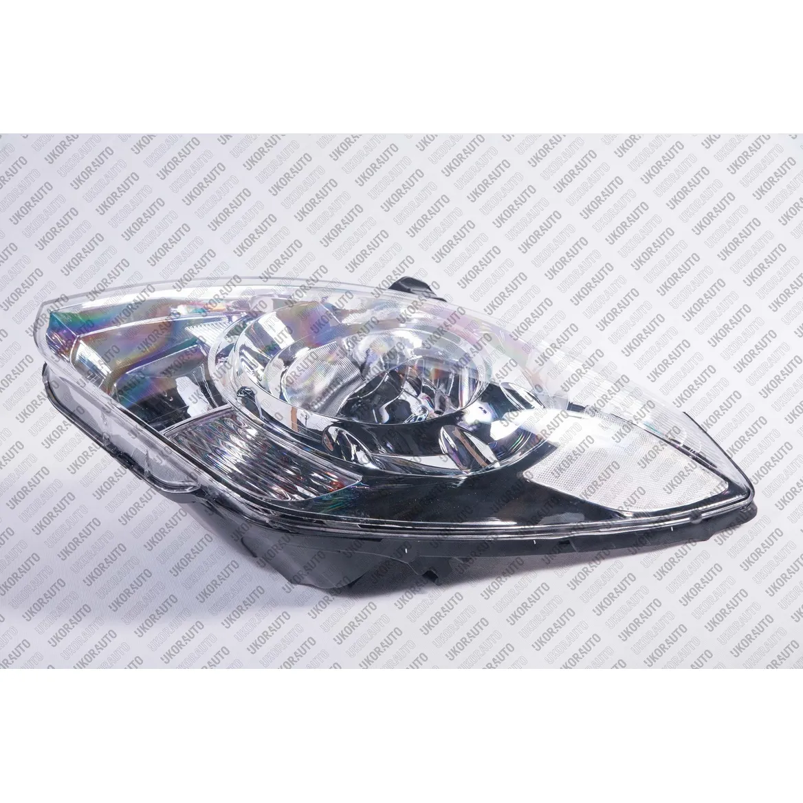 Фара левая HYUNDAI H-1 NEW