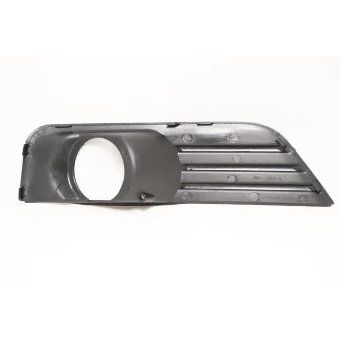 Накладка фары противотуманной Прав. Ford Focus 2004-2007
