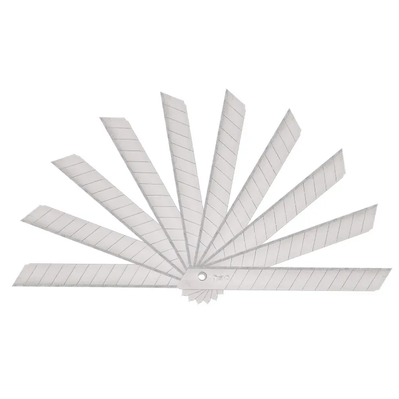 Лезвие для канцелярского ножа Deli E2012 9мм сталь (10шт/уп) пласт.кор 1406599