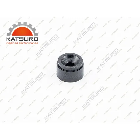 Втулка крепления декоративной крышки двс KATSURO KAT152BM