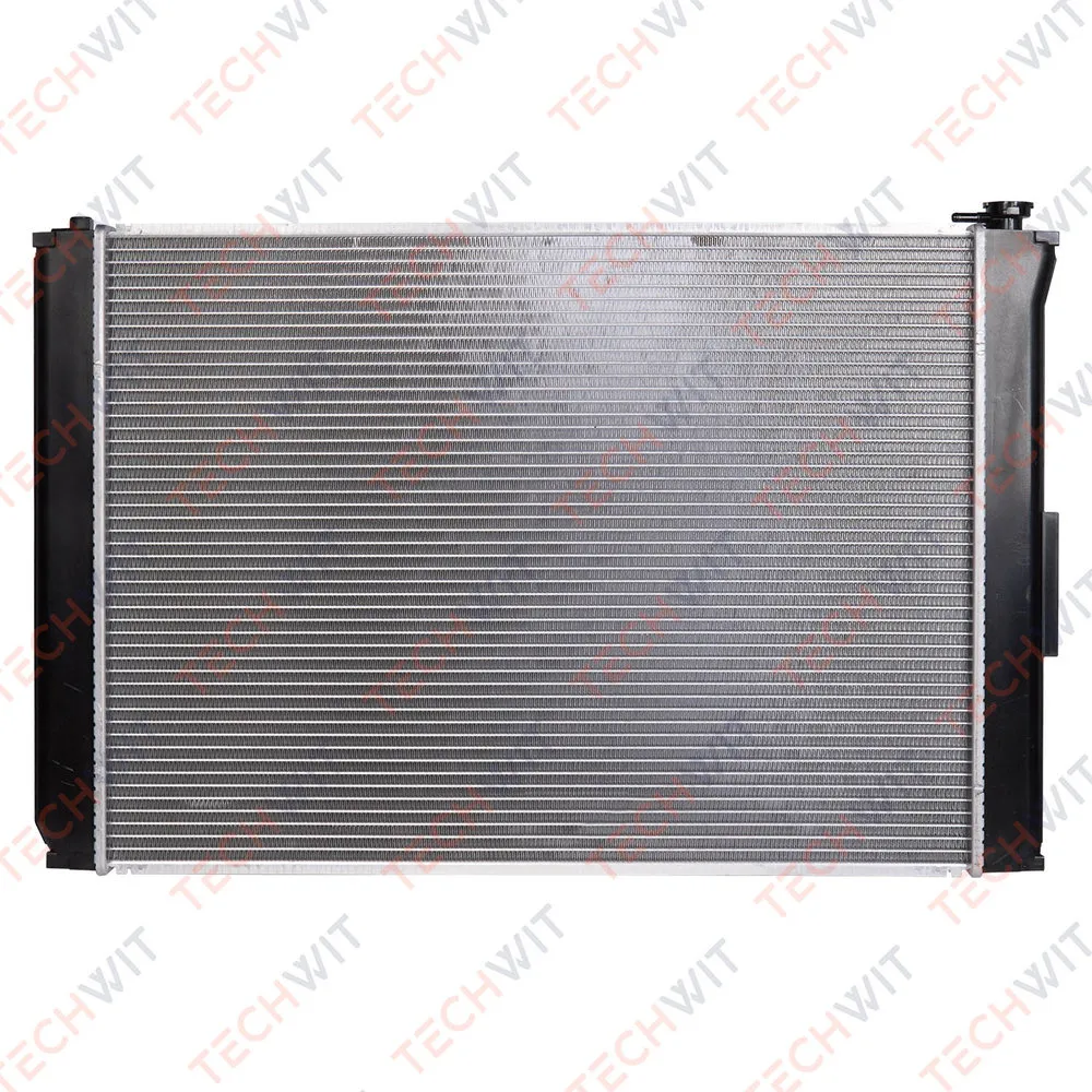 Радиатор охлаждения двигателя 670х490х22 АКПП LEXUS RX300/RX330/RX350 3.0i/3.3 2003- TECHWIT CL003LEX006AL