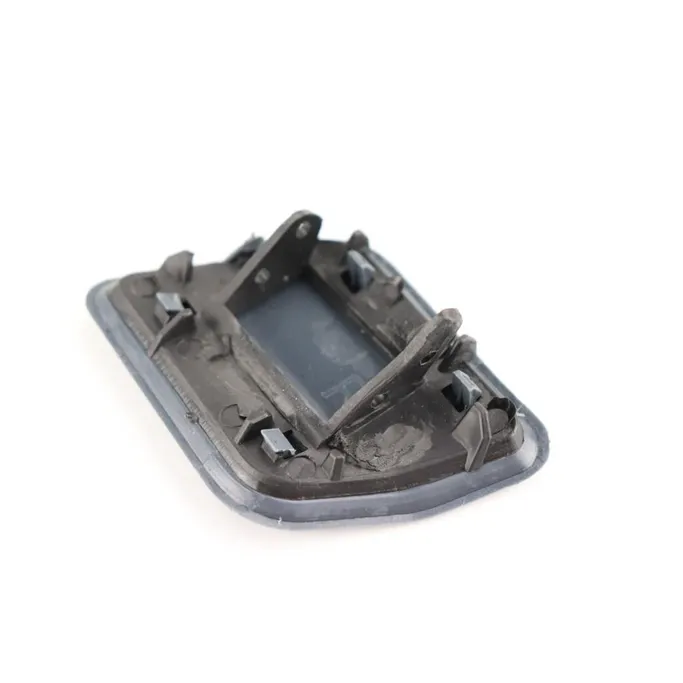 Заглушка бампера переднего R омыватель VW Touareg I 2007-2010 DoCar 7L6807752BGRUDCR