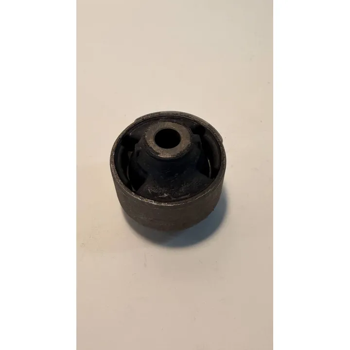 Сайлентблок Nissan: Juke 10-, Qashqai 07-, X-Trail 07-; Renault: Koleos 08- (M8082030), Уценка Nissan: Juke, Qashqai, X-Trail; Renault: Koleos Marshall M8082030-N0 Уценка