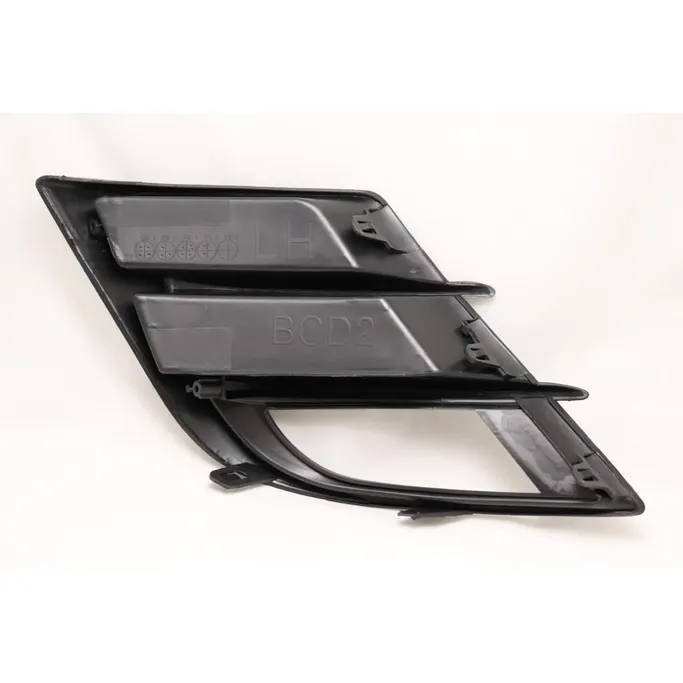 Накладка фары противотуманной Прав. Mazda M3 2009-2011 BBP850C11CDCR