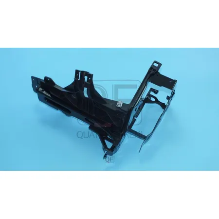 КРОНШТЕЙН КРЕПЛЕНИЯ ФАРЫ RH, QF41M00008 QUATTRO FRENI QF41M00008