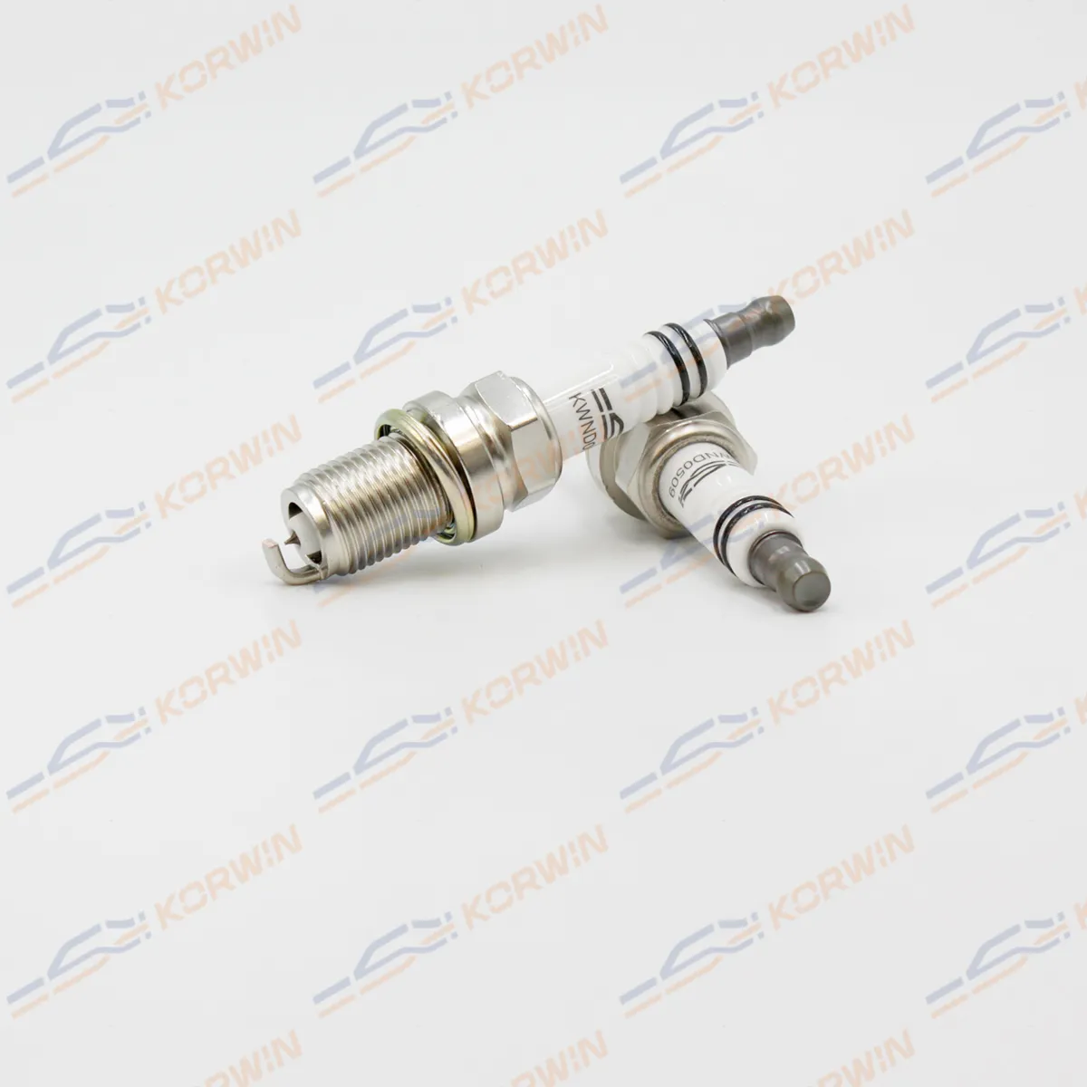 Свеча зажигания (аналог BKR6EGP) Platinum KORWIN KWND0509