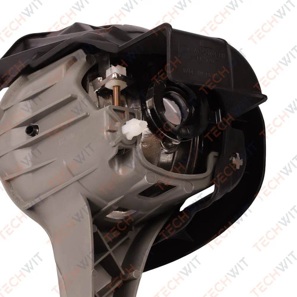 Фара противотуманная Прав. Toyota Hilux 2004-2011 TECHWIT HD002TYT031TW