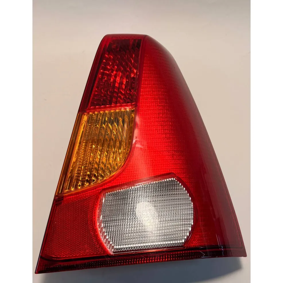 Фонарь задний R, Уценка RENAULT Logan RENAULT 6001 546 795-N1 Уценка