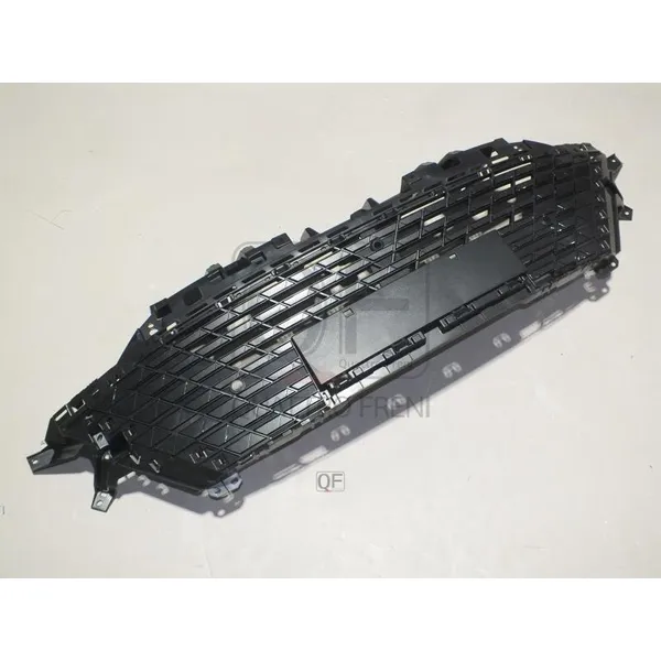 Решетка радиатора атомный серый QUATTRO FRENI QF13G00044