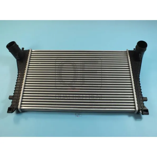 Радиатор интеркуллера QUATTRO FRENI QF55A00161