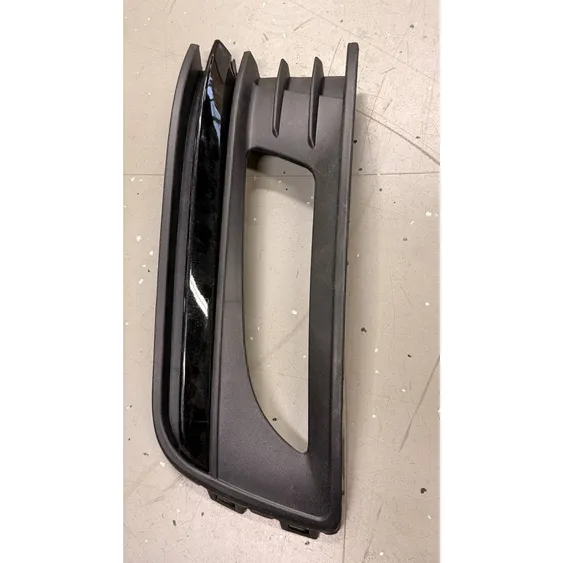 Рамка фары противотуманной левой VOLKSWAGEN Polo V sedan (15-20) (черная), Уценка VW Polo Sedan II 2015-> NSP NSP086RU854661DBUS-N1 Уценка