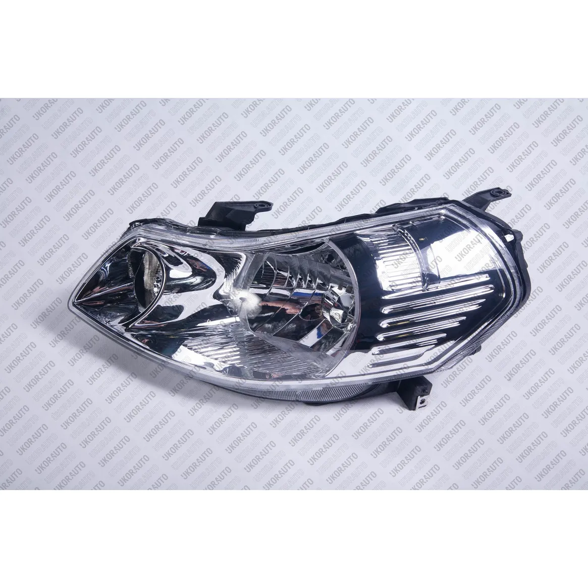 Фара UkorAuto UAA79352022