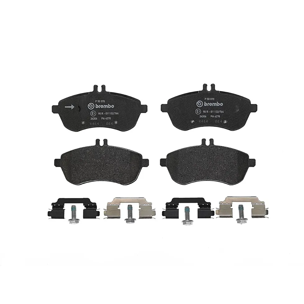 Комплект тормозных колодок передних BREMBO P50070