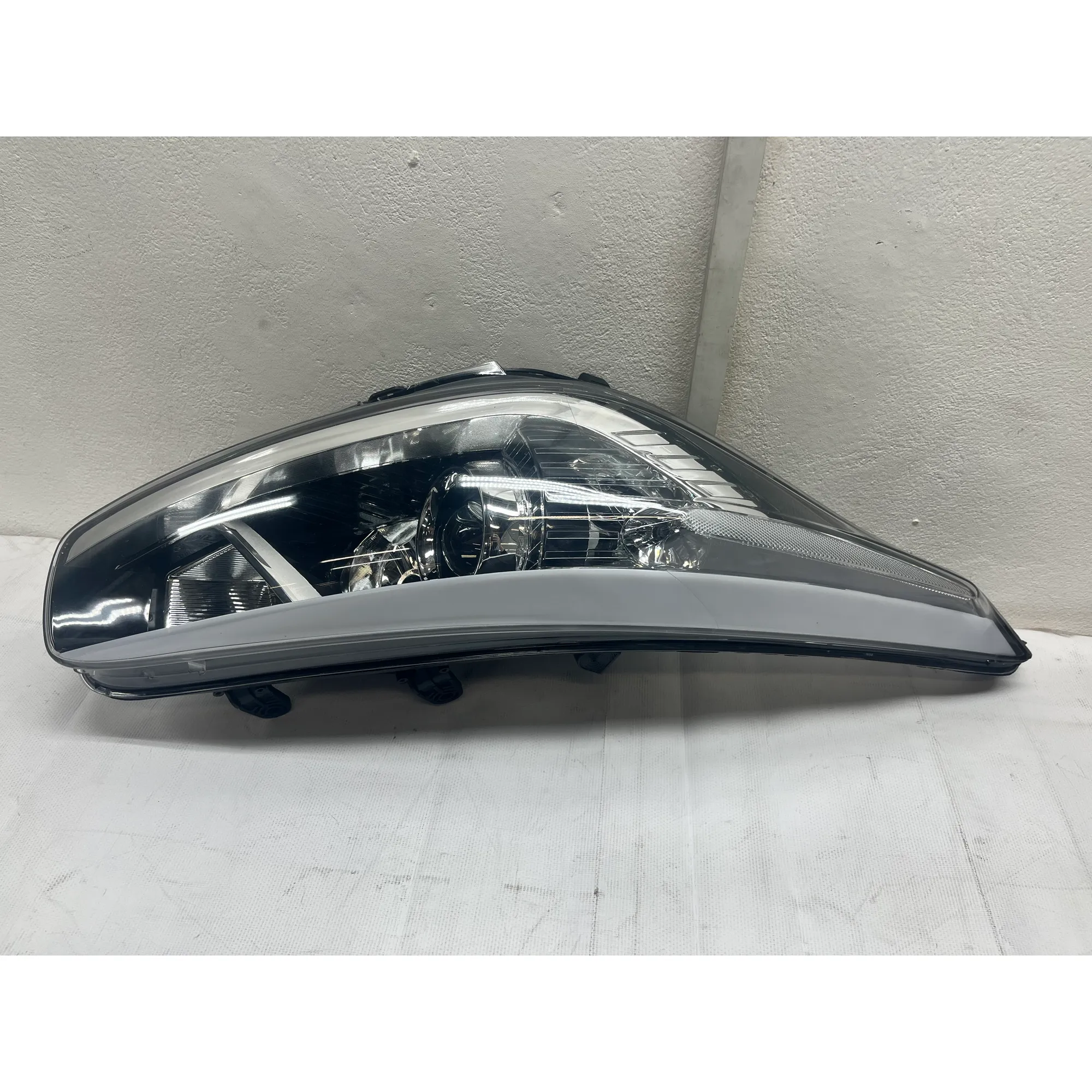 Фара KIA CEED 12-18 RH не диодная, Уценка SAT ST2231149R-N0 Уценка