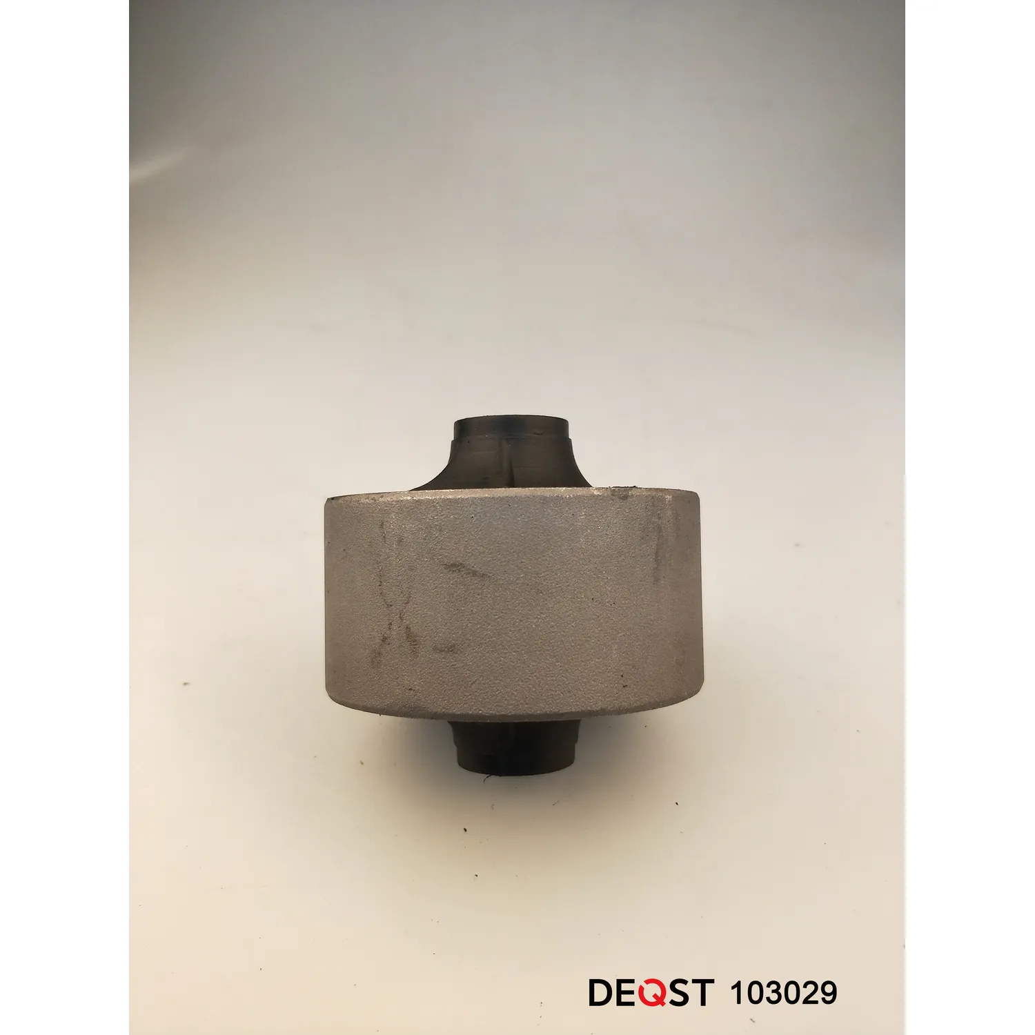 Сайлентблок переднего рычага передней подвески CHEVROLET COBALT DEQST 103029