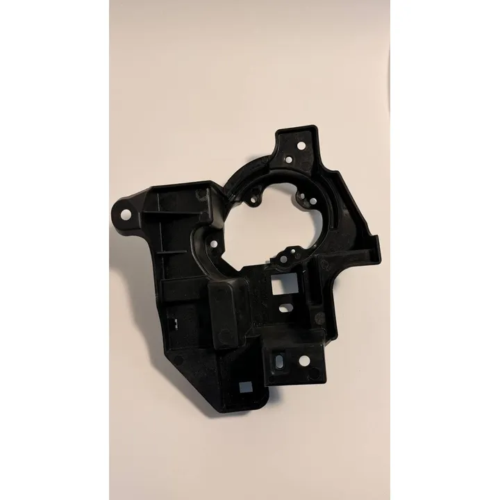 Уценка Кронштейн п/т фары R, Уценка MAZDA KB8B51684-N0