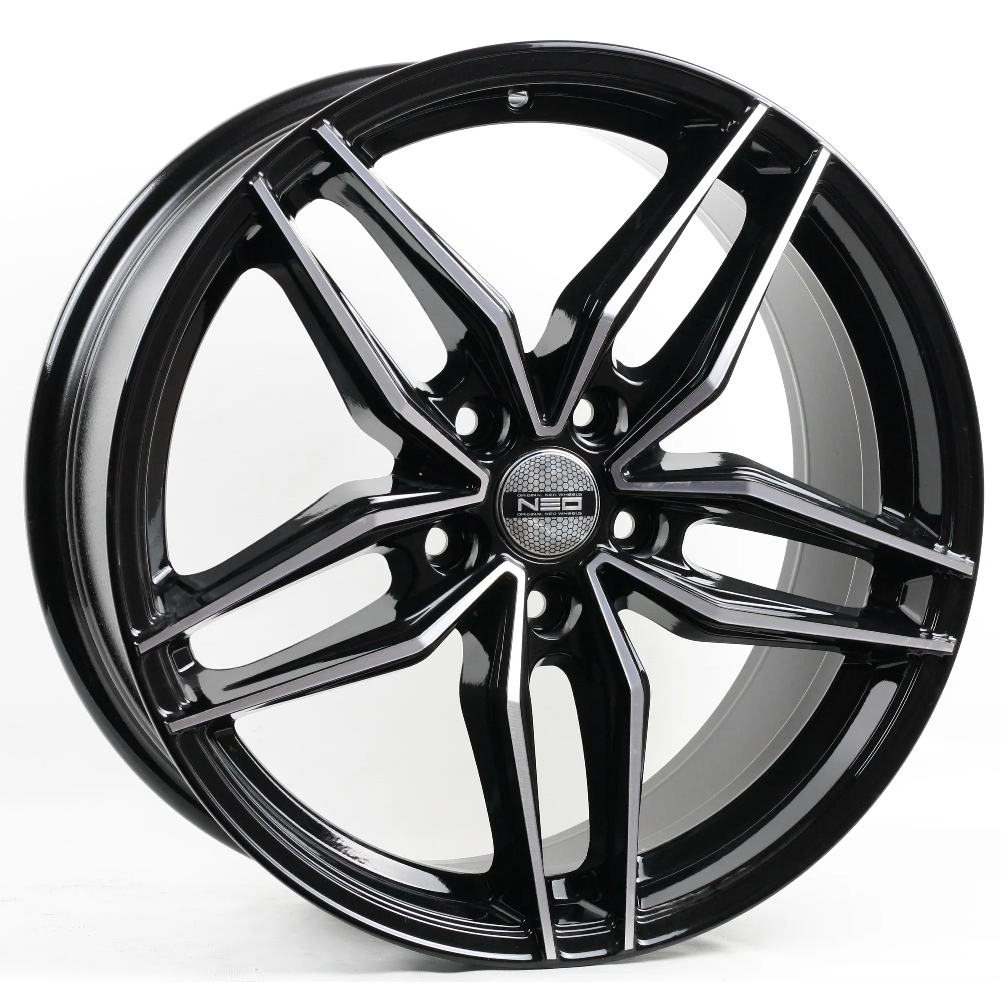 Диск литой R18 8J 5x114.3/67.1 ET45 NEO 882 BD N882-818-671-5x1143-45BD