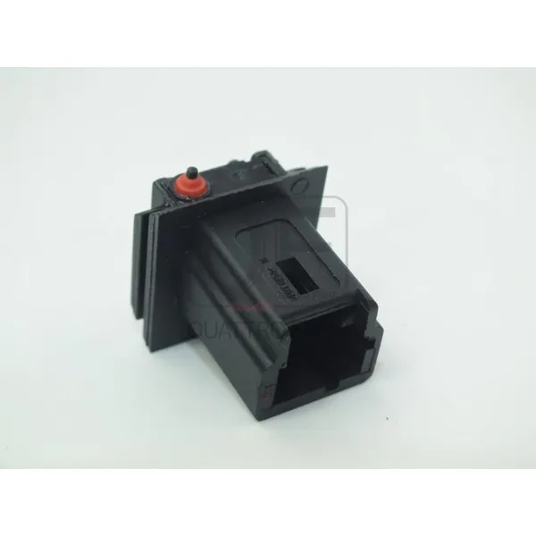 Кнопка открытия багажника QUATTRO FRENI QF72H00001