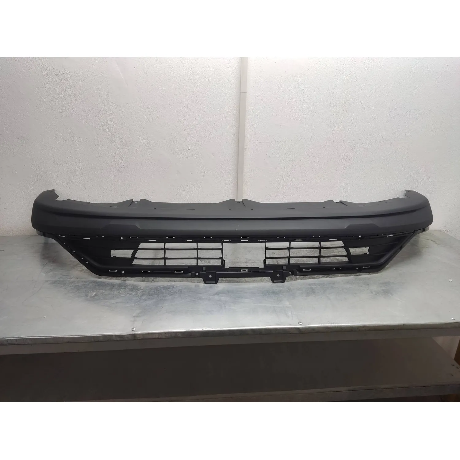 НИЖНЯЯ ПАНЕЛЬ ПЕРЕДНЕГО БАМПЕРА T1E, Уценка CHERY 602001920AA-N0 Уценка