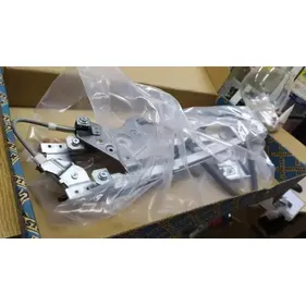 Стеклоподъемник электр пер.л. Ford Focus 98-04 4doors STELLOX 75-50447-SX