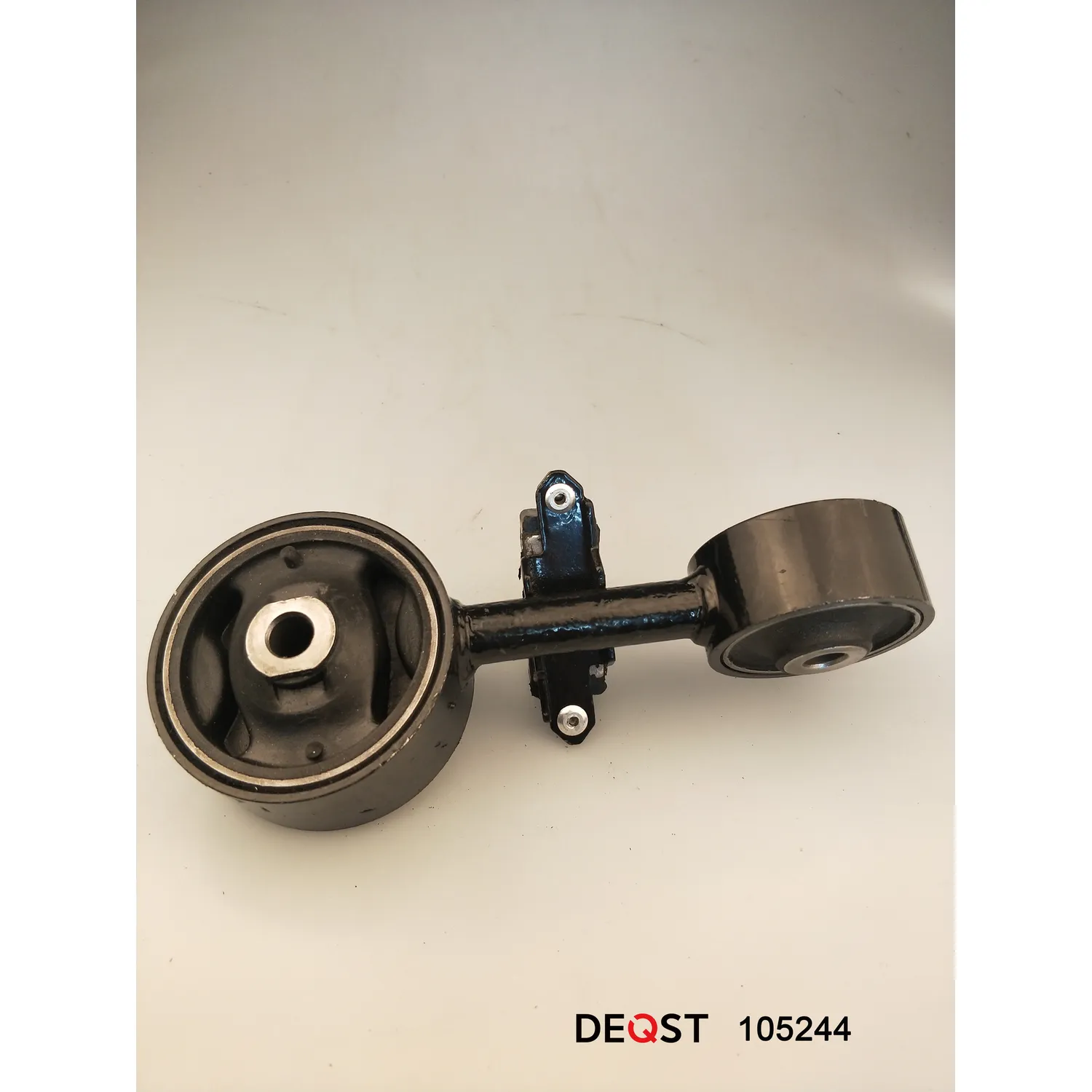Опора двигателя R. TOYOTA CAMRY (ACV30) CAMRY (ACV30) 08.01-01.06 DEQST 105244