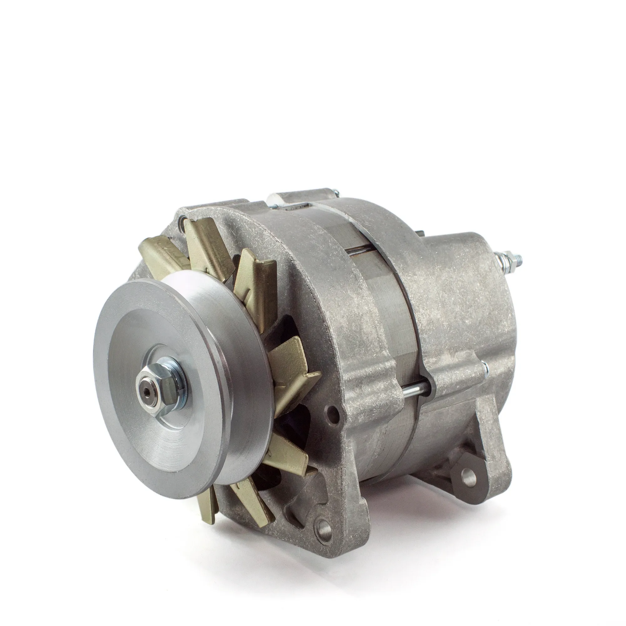 Генератор двигателя автомобиля УралАЗ 375, ЗиЛ 131, 137 с двигателем ЗиЛ 130 Атэ-1 Г287Б-3701000