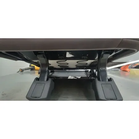 СИДЕНЬЕ ПРАВОЕ ТРЕТЬЕГО РЯДА С ПРЯЖКОЙ T18FL3, Уценка CHERY 402006475AAABN-N0 Уценка