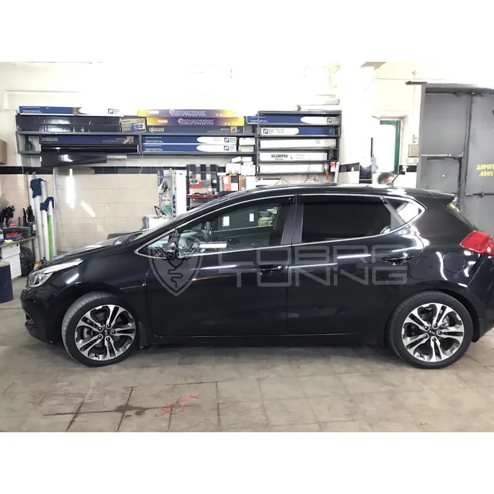 Дефлектора на окна Kia Ceed I Hb 5d 2007-2012 ХРОМ.МОЛДИНГ деф.окон Cobra Tuning K10407CR