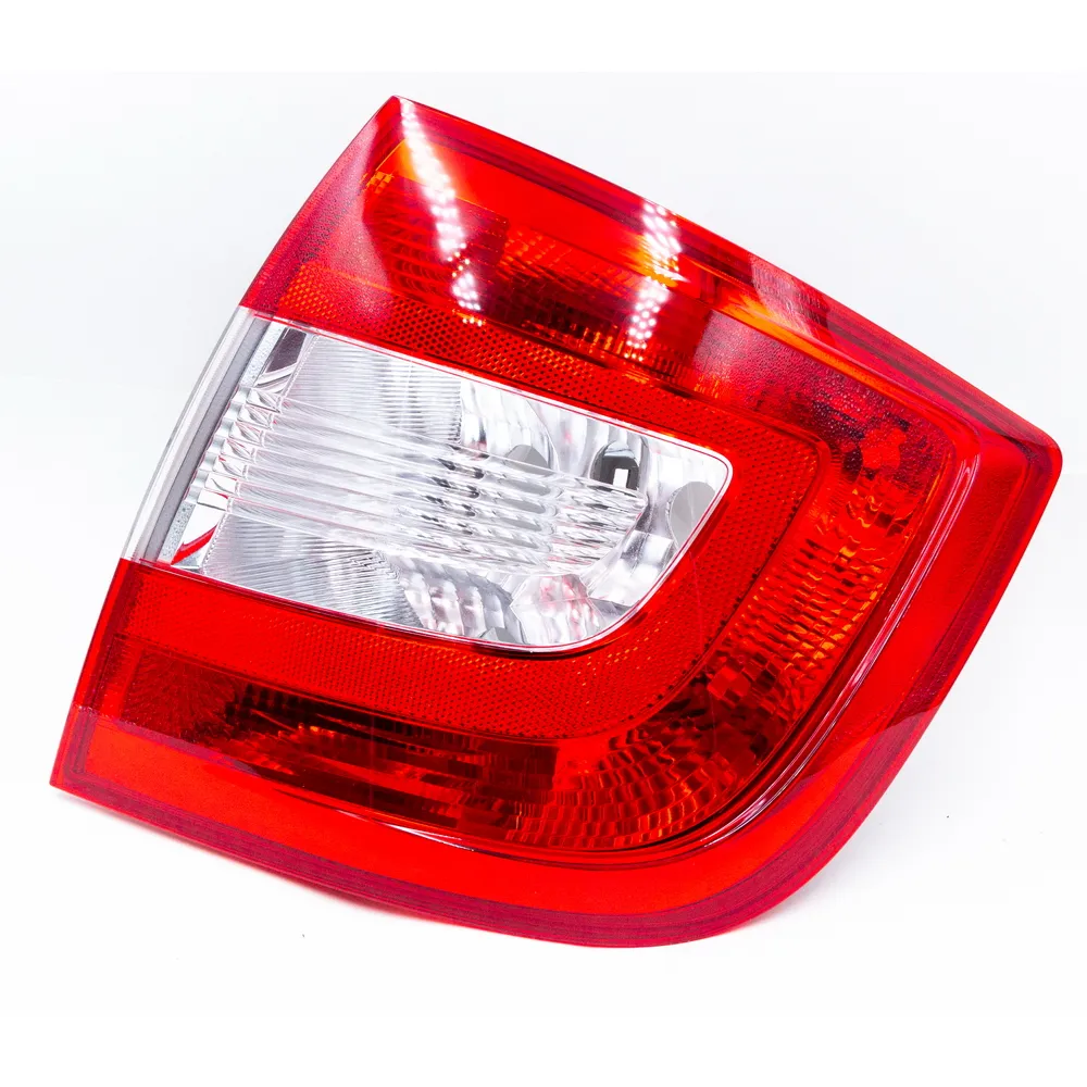 Фонарь задний SKODA Rapid 2013- правый VAG 5JH 945 112