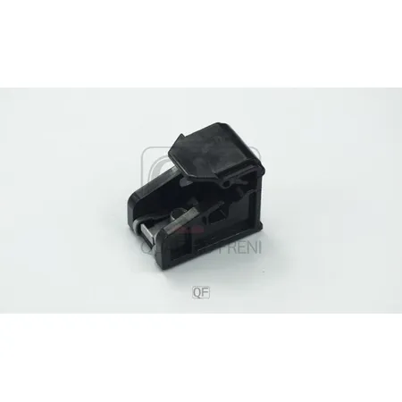 Кронштейн крепления фары с закладной QUATTRO FRENI QF41M00013