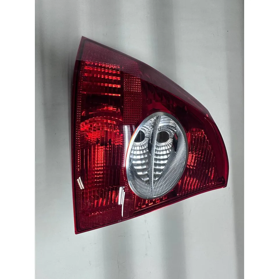 Фонарь L, Уценка FORD Focus 2 FORD 1 333 834-N0 Уценка