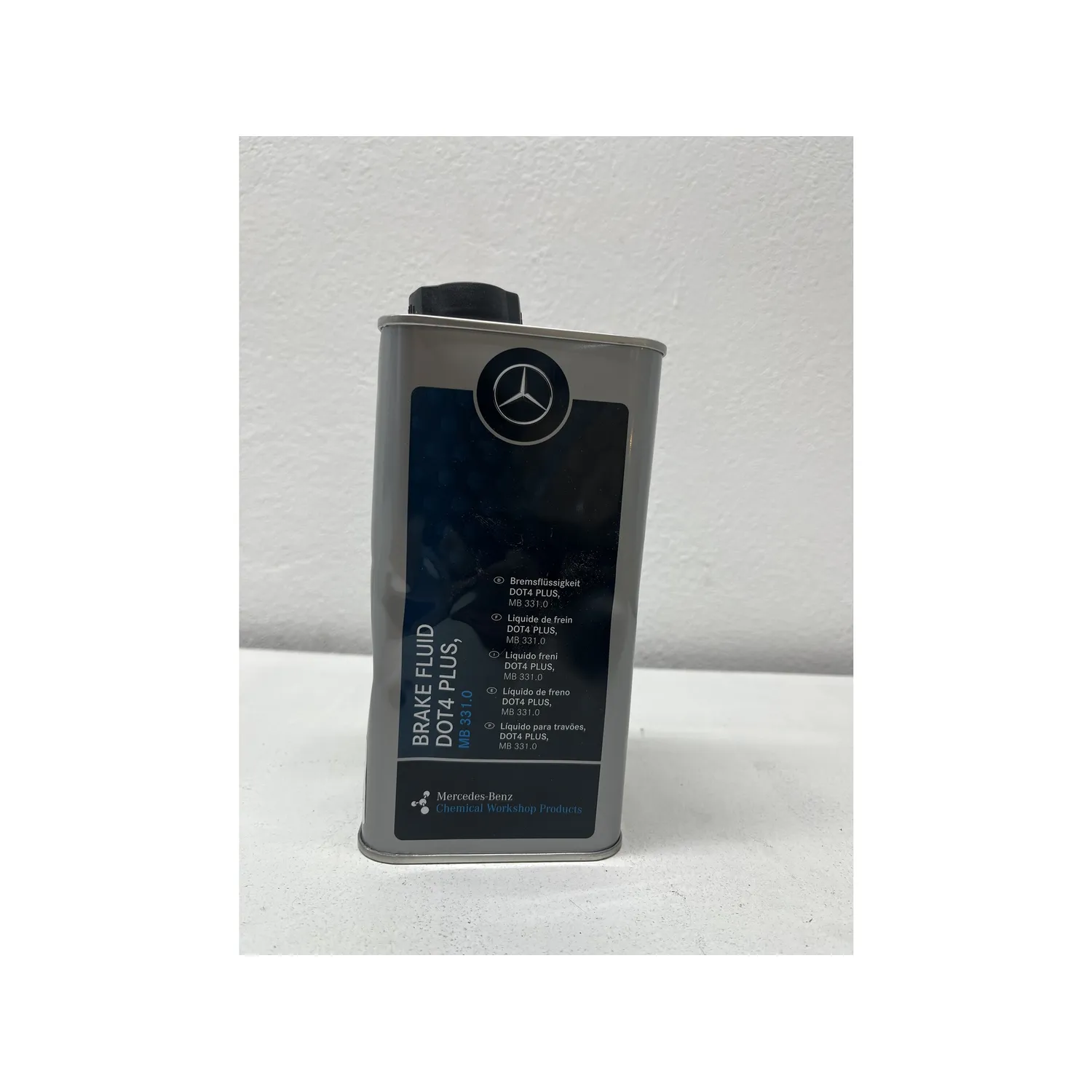 Уценка Жидкость тормозная MERCEDES-BENZ DOT4+ 1 л A000989560509-N0